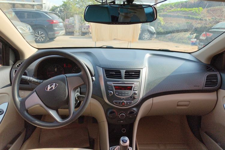 Used Hyundai Verna 2014 1.4L Manual Smart GLS Trim
