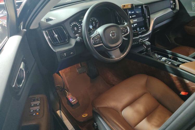 Used Volvo XC60 2019 T5 4x4 Zhiyuan Edition China VI Standard