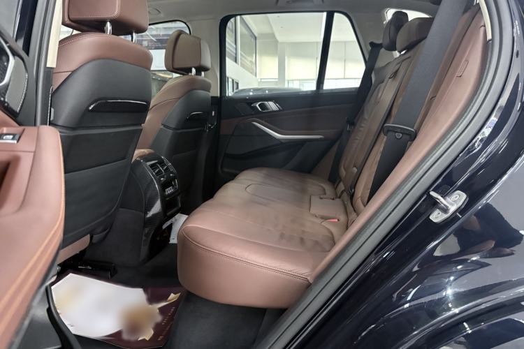 Used BMW X5 2019 xDrive40i Luxury Model with M Sport Package
