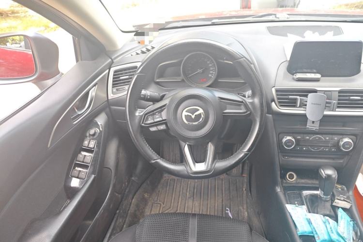 Used Mazda Mazda 3 Axela 2017 Hatchback 2.0L Automatic Luxury Model Emission Standard China V
