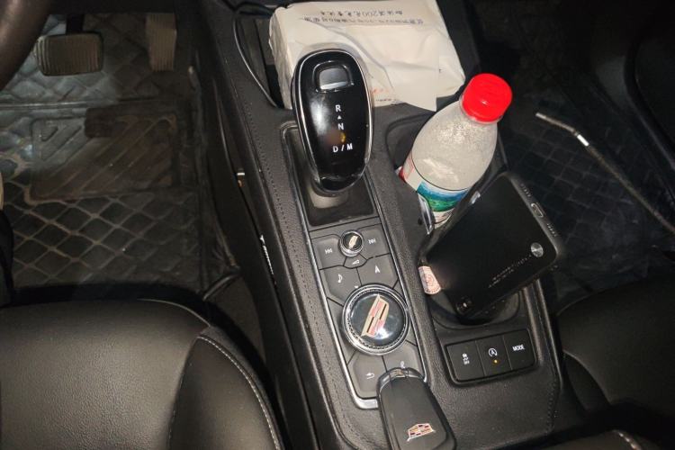 Used Cadillac XT4 2020 28T Two-Wheel-Drive Leading Version
