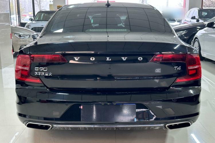 Used Volvo S90 2017 T4 Zhiyuan Edition
