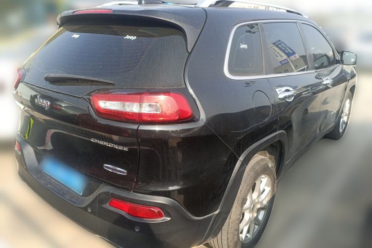Used Jeep Cherokee 2016 2.4L Leading Edition
