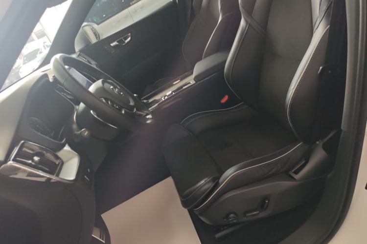 Used Volvo XC60 2019 T5 4x4 Zhiyuan Sport Edition China V Standard