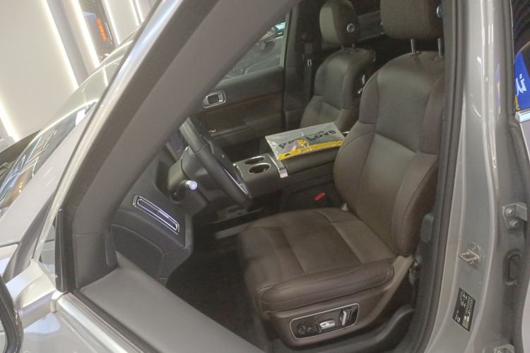 Used Li Auto L8 2023 Pro Model
