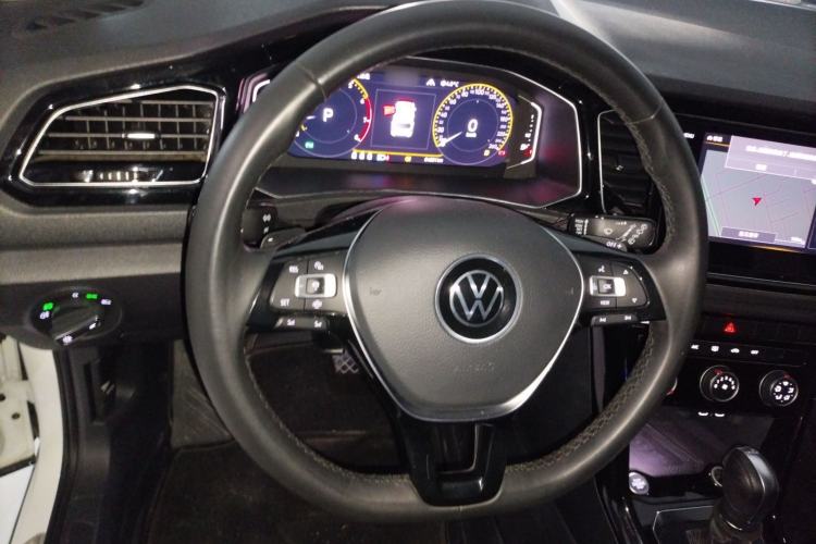 Used Volkswagen T-ROC 2021 280TSI DSG Two-Wheel Drive Comfort Connect 30th Anniversary Edition
