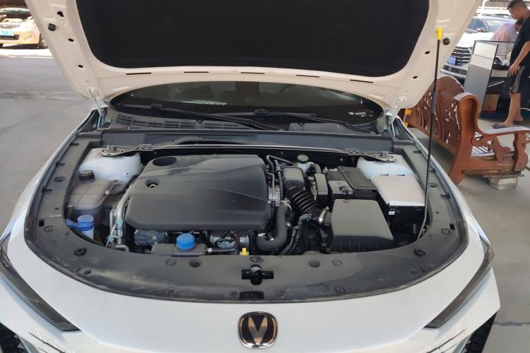 Used Changan UNI-V 2024 1.5T High-Energy Version
