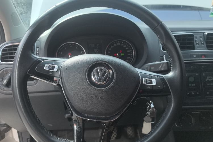 Used Volkswagen Polo 2016 1.6L Automatic Comfort Model
