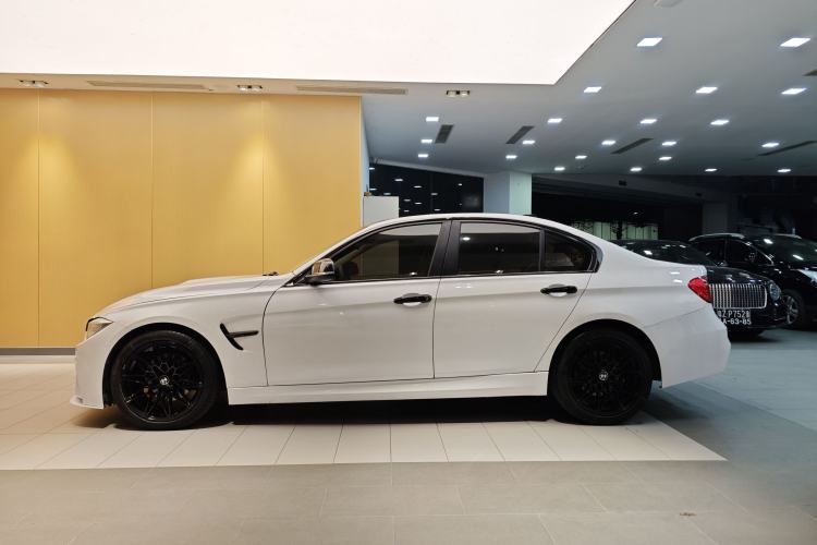 Used BMW 3 Series 2015 320i Luxury Line Stylish Edition