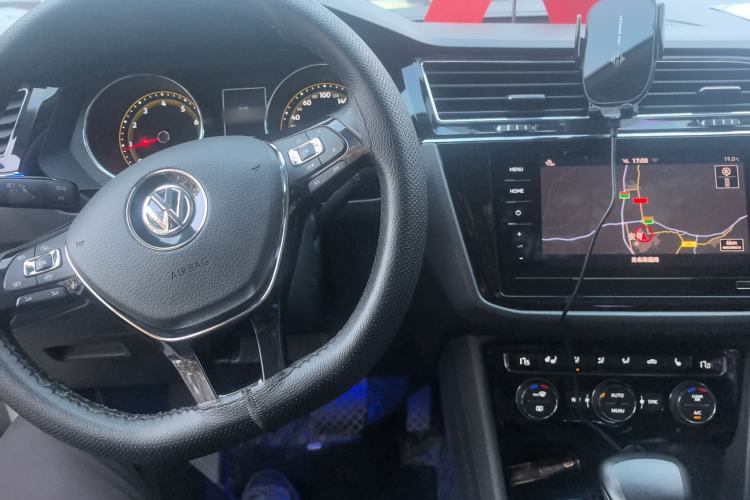 Used Volkswagen Tiguan L 2020 330TSI Automatic Two-Wheel Drive Smart Luxury Edition China VI Standard
