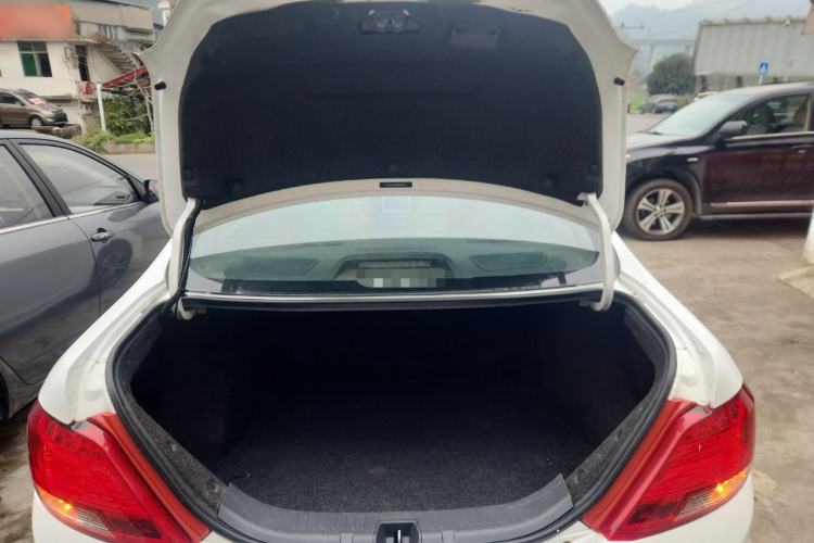 Used BYD Surui 2015 Revised Version 1.5L Manual Luxury Edition