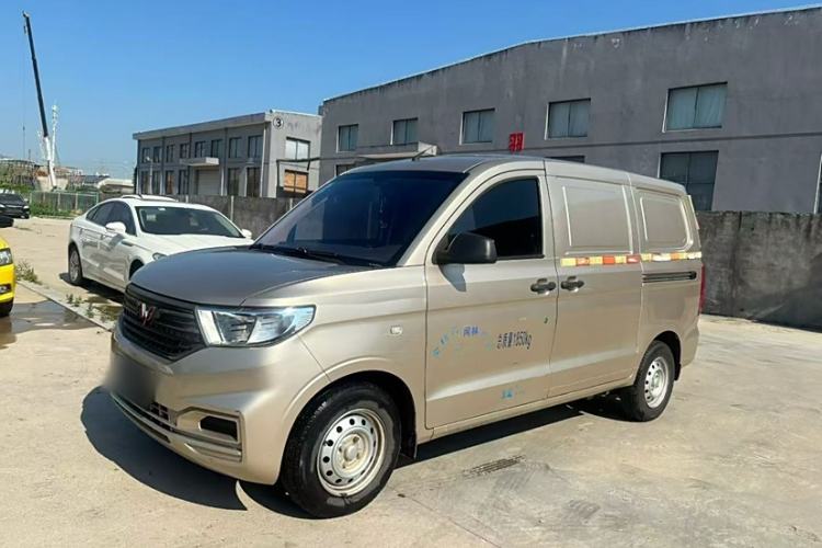 Used Wuling Hongguang V 2019 1.5L Jingqu Edition Sealed-Window Vehicle China VI LAR
