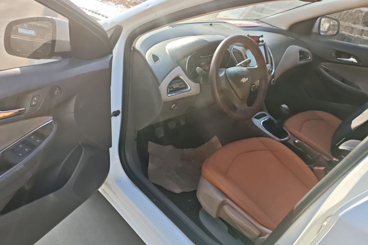 Used Chevrolet Cruze 2015 1.5L Manual Fashion Edition