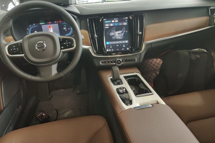 Used Volvo S90 New Energy 2025 Plug-in Hybrid Four-Wheel Drive Long-Range Zhiyi Luxury Edition
