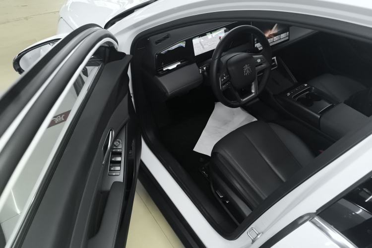 Used BYD Qin L 2025 EV 545KM Beyond Version
