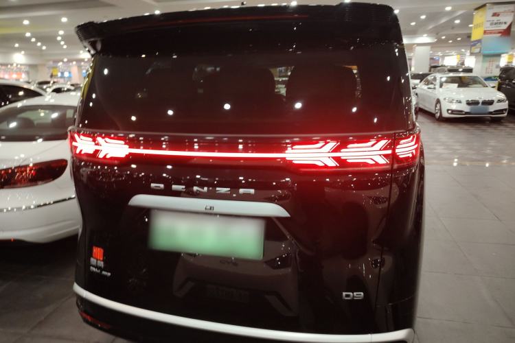 Used Denza D9 2022 DM-i 970 Four-Wheel Drive Prestige Model