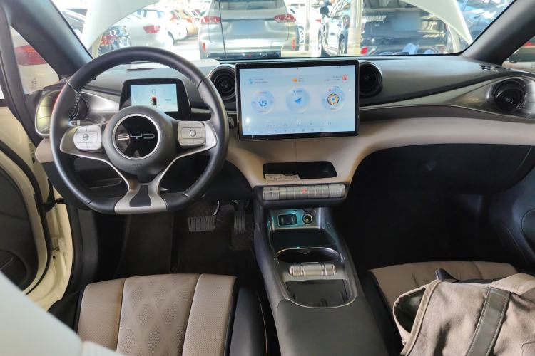 Used BYD Dolphin 2023 420 km Fashion Edition
