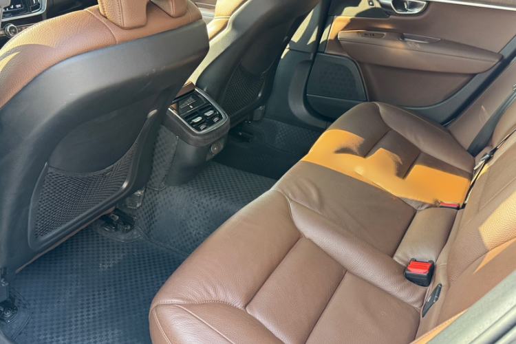 Used Volvo V90 2021 Cross Country B5 AWD Smart Range Edition
