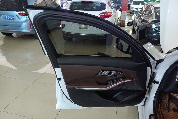 Used BMW i3 2022 eDrive 35 L
