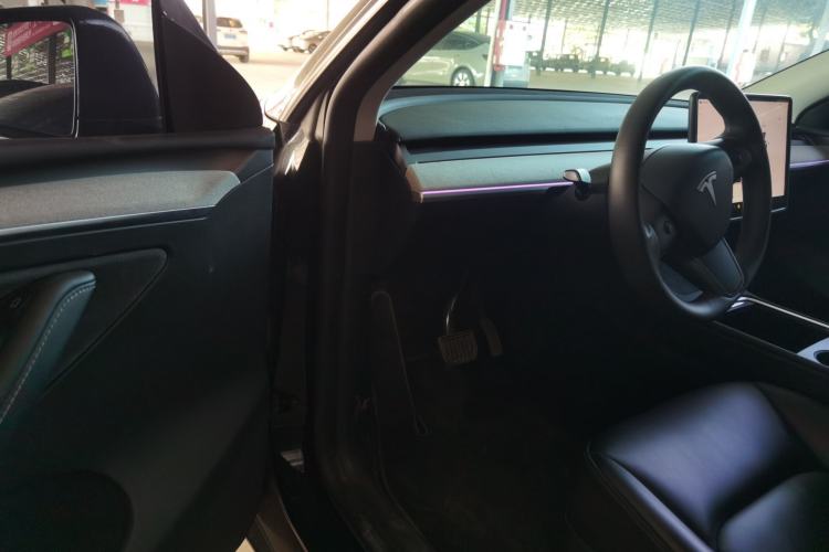 Used Tesla Model Y 2023 Rear-Wheel-Drive Version