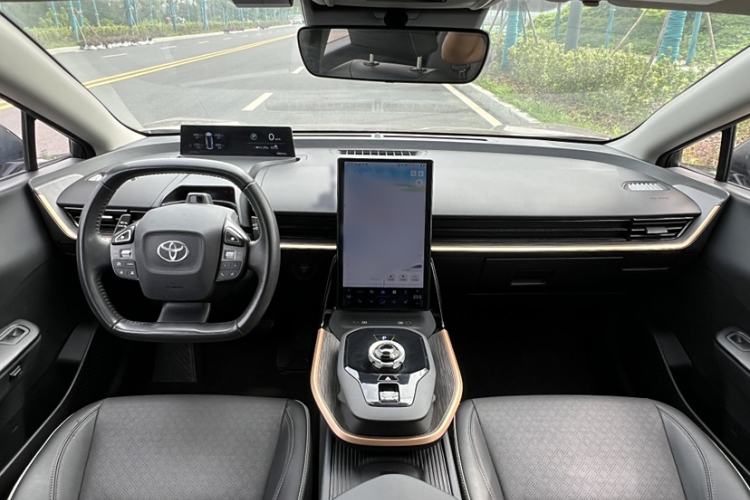 Used Toyota bZ3 2023 616 km Long-Range Premium
