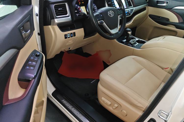 Used Toyota Highlander 2015 2.0T Two-Wheel Drive Luxury Edition 7 Seats
