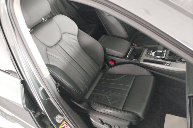 Used Audi Q5L 2022 40T Fashionable and Dynamic Model
