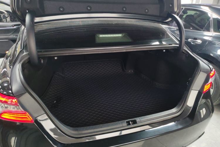 Used Toyota Camry 2023 2.0S Knight Edition
