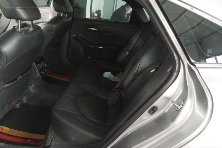 Used Toyota Avalon 2019 2.5L Touring Premium Version China VI Standard
