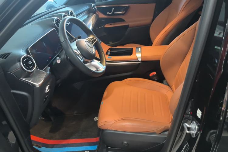 Used Mercedes-Benz GLC 2023 Facelift GLC 260 L 4MATIC Dynamic Version 5 Seats
