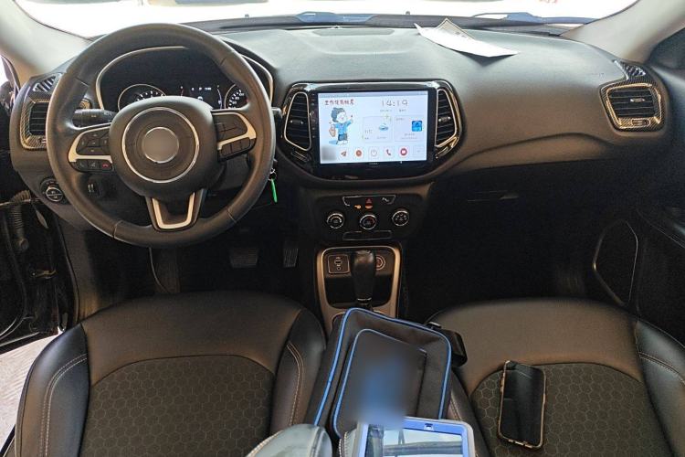 Used  Compass 2017 200T Automatic Enjoyment Version
