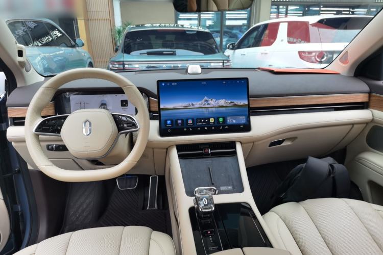 Used Hima AITO M7 2024 1.5T Rear-Drive Plus Version 6 Seats
