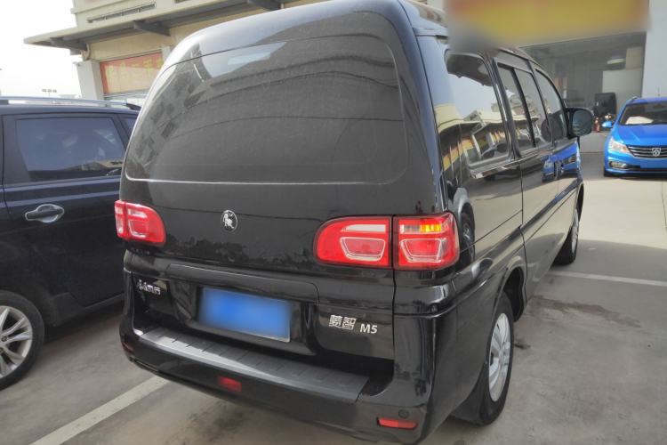 Used FORTHING Lingzhi 2022 M5 1.6L Practical Model 5 Seats