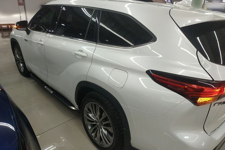 Used Toyota Highlander 2023 2.5L Smart Electric Hybrid Dual-Motor All-Wheel-Drive Luxury 7-Seater
