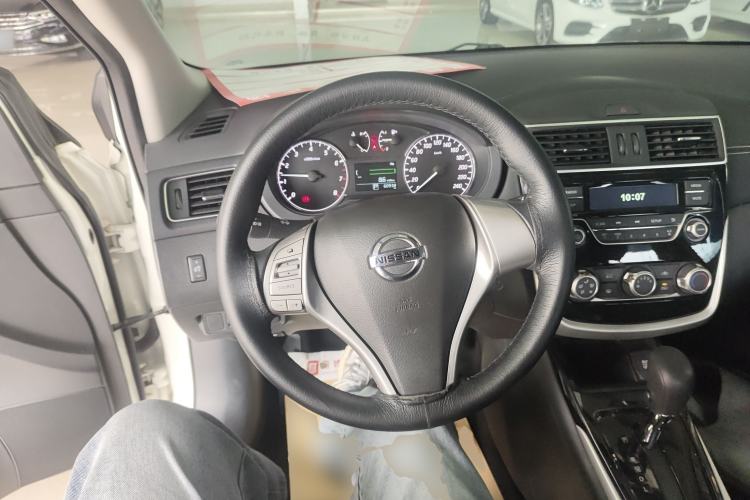 Used Nissan Tiida 2016 1.6L CVT Cool Dynamic Edition