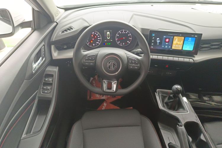 Used MG 5 2023 180 DVVT Manual Fashion Edition
