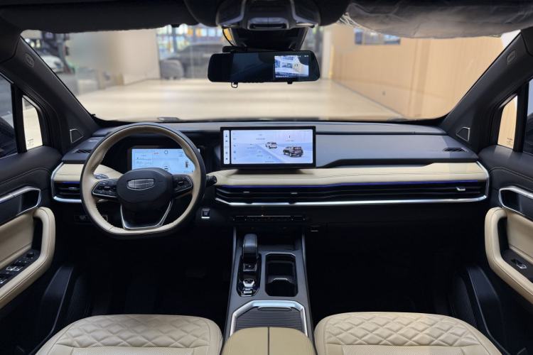 Used Geely Auto Haoyue L 2023 2.0T DCT Flagship Version
