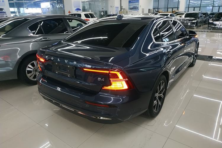 Used Volvo S60 2023 B4 Zhiyi Luxury Edition