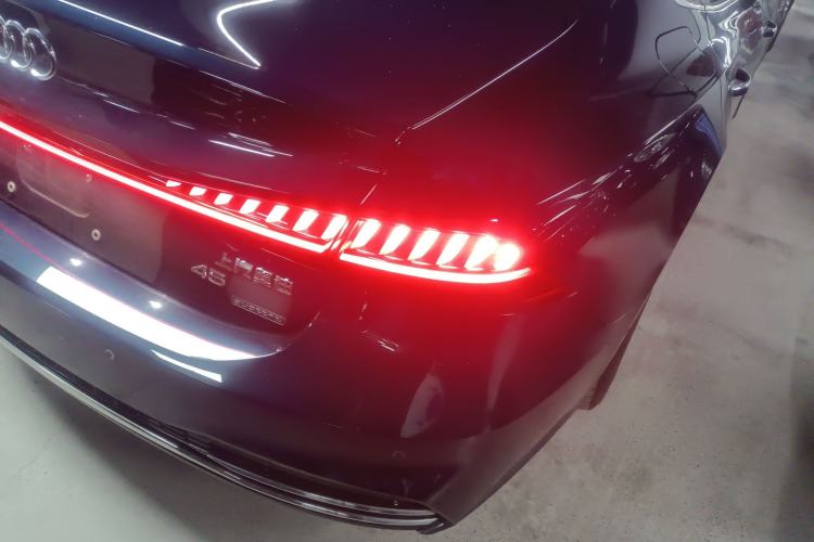 Used Audi A7L 2024 45TFSI quattro S-line Visionary Edition Flow Crystal Package
