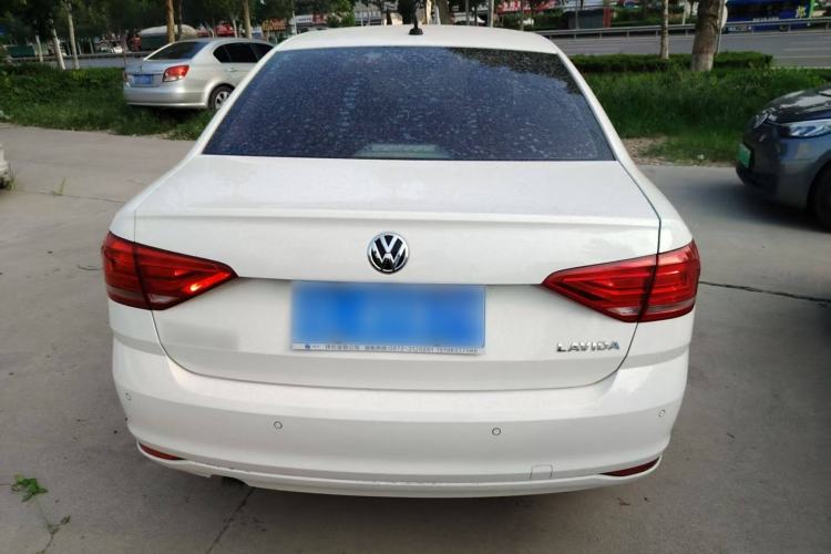 Used Volkswagen Lavida 2017 1.6L Manual Fashion Edition
