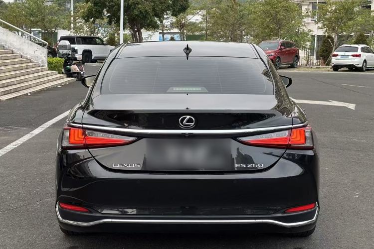 Used Lexus ES 2018 260 Excellence Edition China VI Standard
