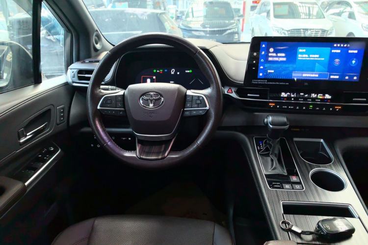 Used Toyota Granvia 2023 2.5L Hybrid Flagship VIP Edition
