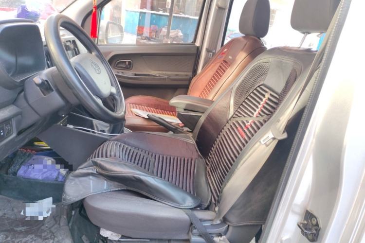 Used Chana Ruixing M60 2023 1.6L CNG Comfort-Grade 6-Seater Passenger Vehicle
