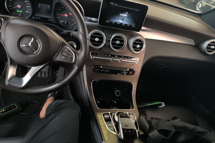 Used Mercedes-Benz GLC 2018 Refreshed GLC 300 4MATIC Dynamic Edition