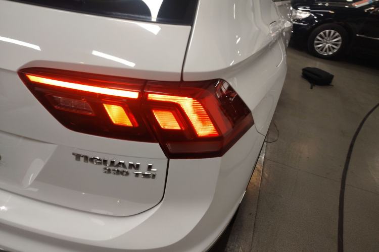 Used Volkswagen Tiguan L 2019 Updated Version 330TSI Automatic Two-Wheel Drive Panoramic Comfort Edition China VI Standard
