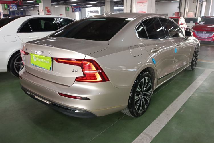 Used Volvo S60 2025 B4 Zhiyuan Luxury Edition
