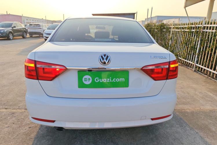 Used Volkswagen Lavida 2013 Revised Classic 1.6L Manual Fashion Edition
