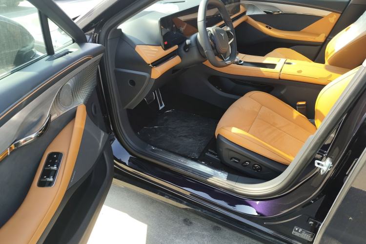 Used VOYAH PASSION 2024 PHEV Four-Wheel Drive Ultra-Long Range Executive Edition
