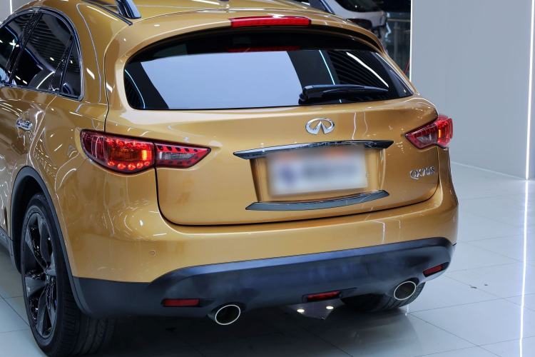 Used Infiniti QX70 2015 3.7L Shadow Edition
