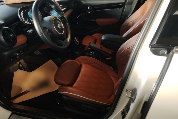 Used  MINI 2022 Updated 1.5T COOPER Artist Five-Door Edition
